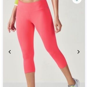 Fabletics Salar Solid Powerhold Crop Leggings.  Size Small.